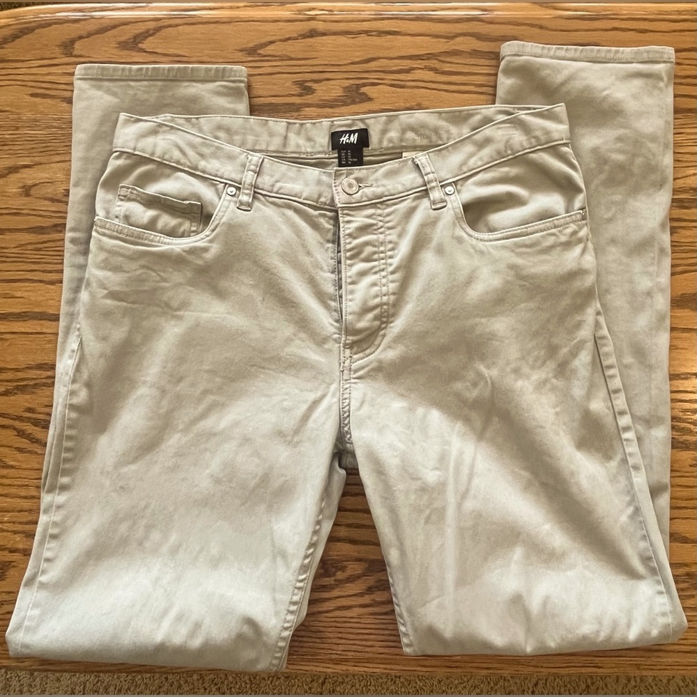 H&M men’s slim fit tan jeans. Size 30.